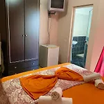 Kiara מלון *
