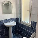 Kiara מלון גולם