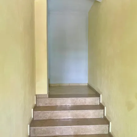 Kiara * Golem (Tirana)