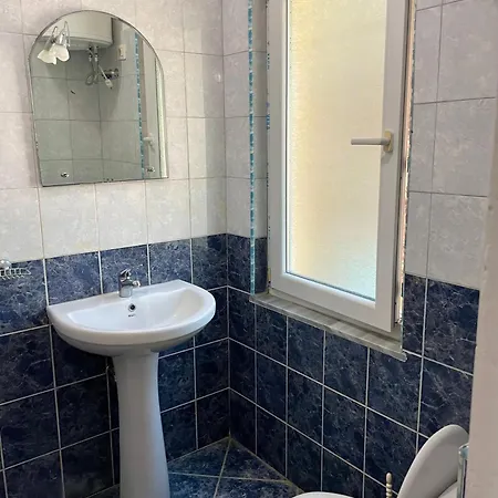 Kiara מלון גולם