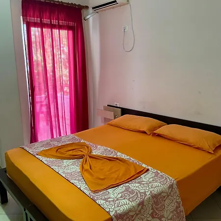 Hotel Kiara Golem (Tirana)