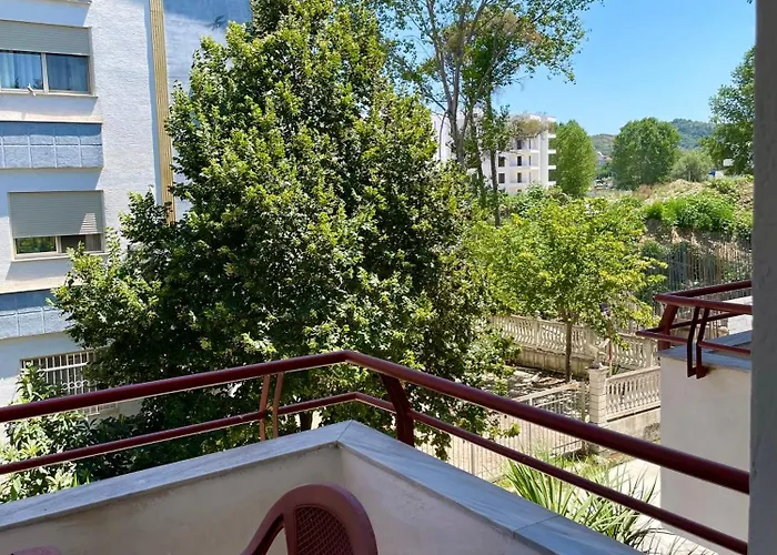 Kiara Hotel *